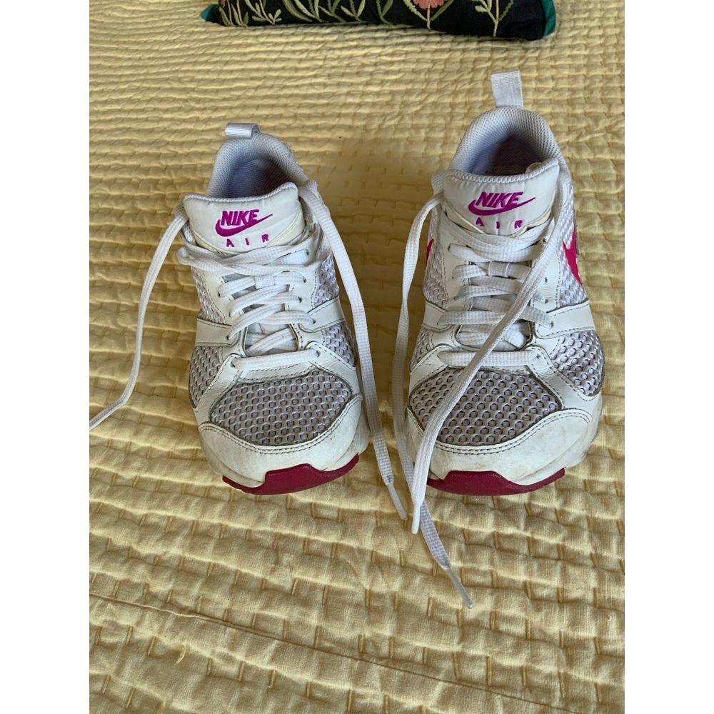 Nike Air Max Woman's Muse size 6